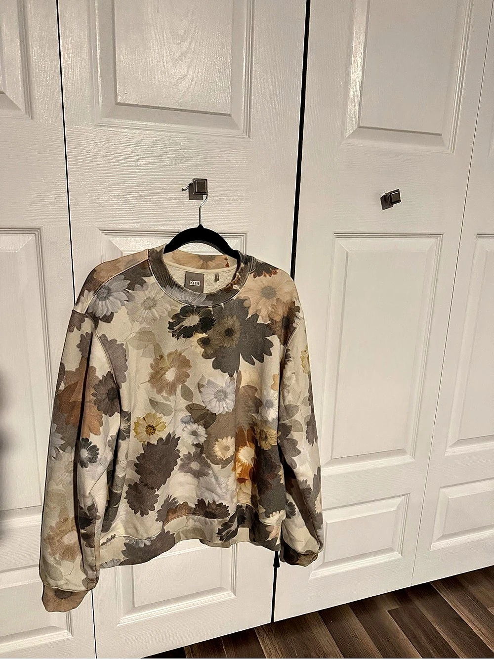 KITH Floral Crewneck in Brown & Cream XL Like New
